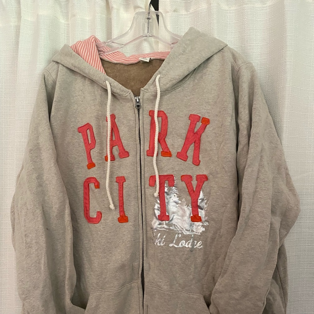 Old Navy “Park City” zip up jacket with hood. 3x